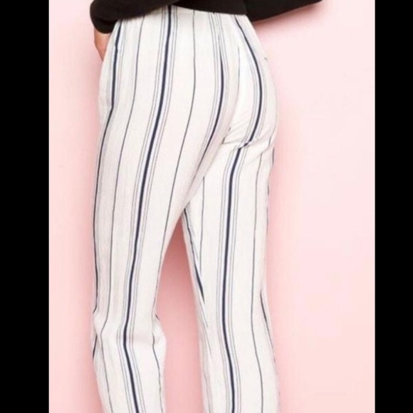 Brandy Melville White and Navy striped pants - Picture 2 of 4